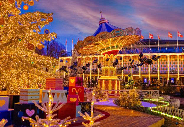 Christmas-in_Tivoli_Gardens_Copenhagen (1).jpg