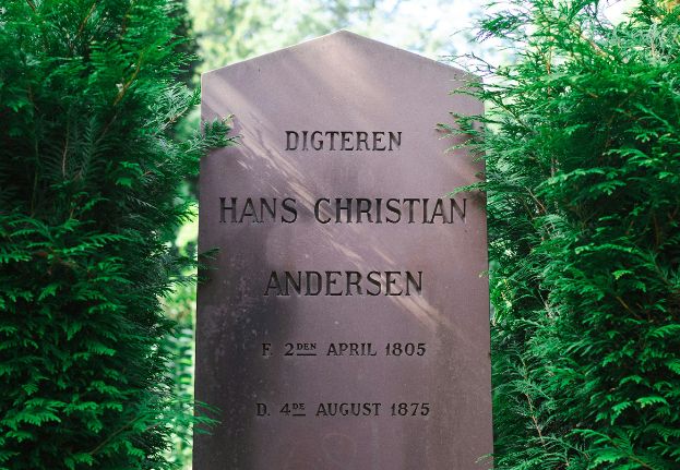 HC Andersen_final resting place.jpg