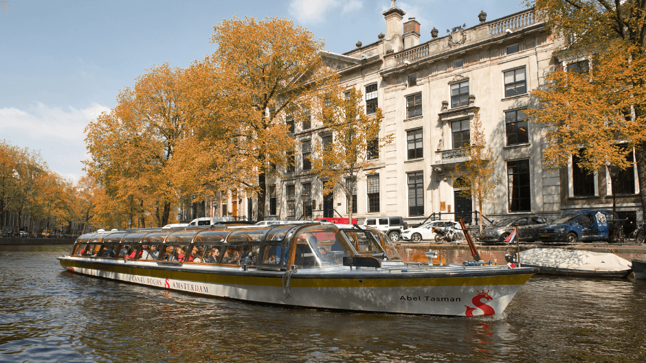 Autumn in Amsterdam - cruise.png