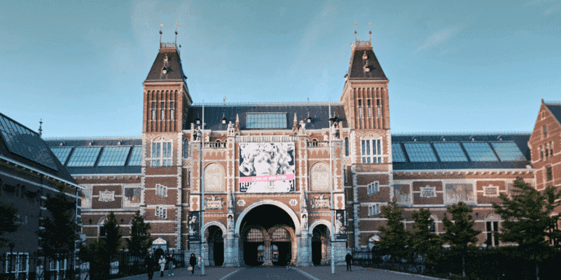 Rain in Amsterdam - Rijksmuseum (1) (2).png
